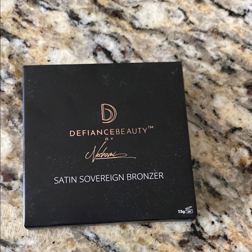 New
Satin Sovereign Bronzer - Rich Brown Shade
